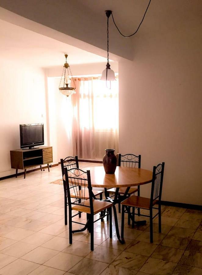 Fully Equipped 3-Bedroom Apt In Downtown Praia Eksteriør billede